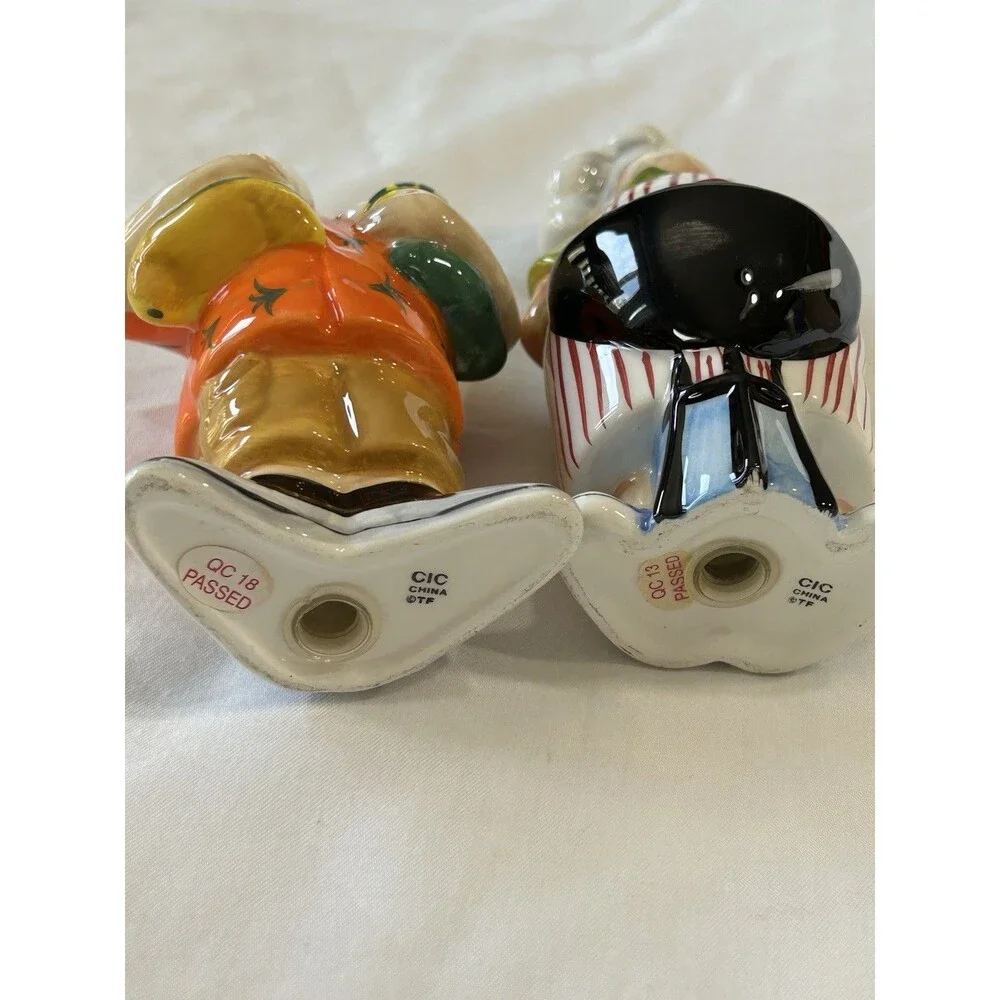 Masters Of The Grill BBQ Party Chefs Salt Pepper Shaker Set CIC Picnic